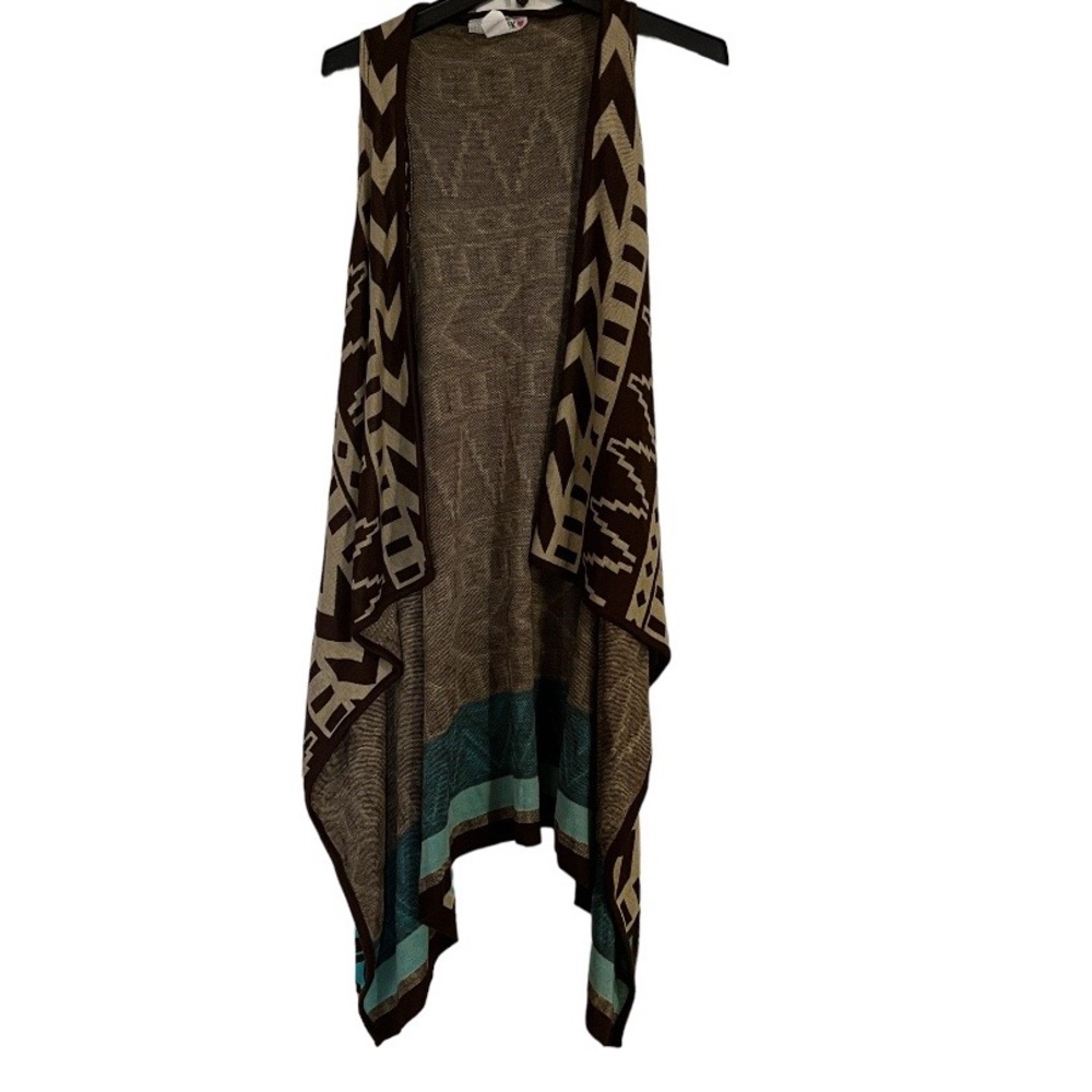 I’m in love with Derek•Bohemian Aztec Design Vest